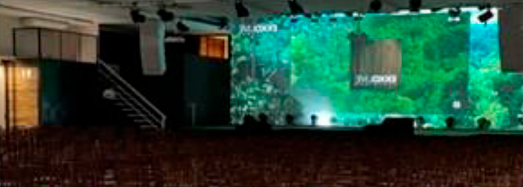 Winn Promoções - Show com iluminação roxa