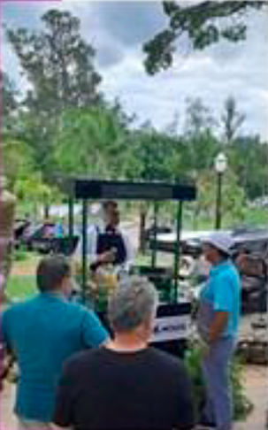 Winn Promoções - Promotora com folder