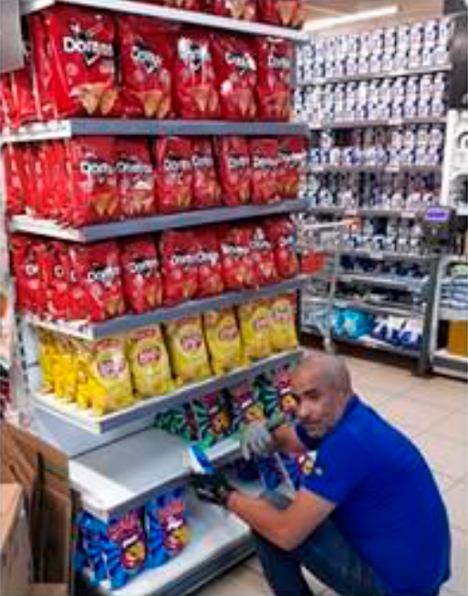 Winn Promoções - Balões roxos e promotoras